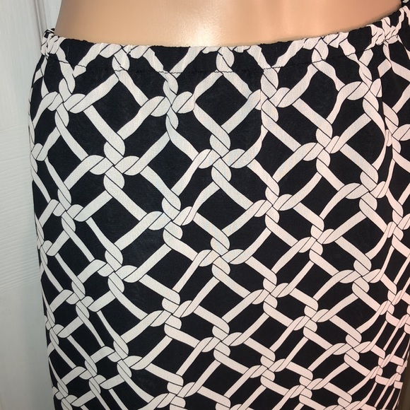 Donna B. Taylor Black & White Skirt. 10 - Picture 2 of 6